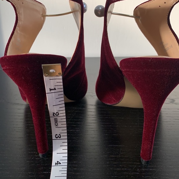 EXPRESSION red velvet sling back silhouettes - Picture 10 of 12